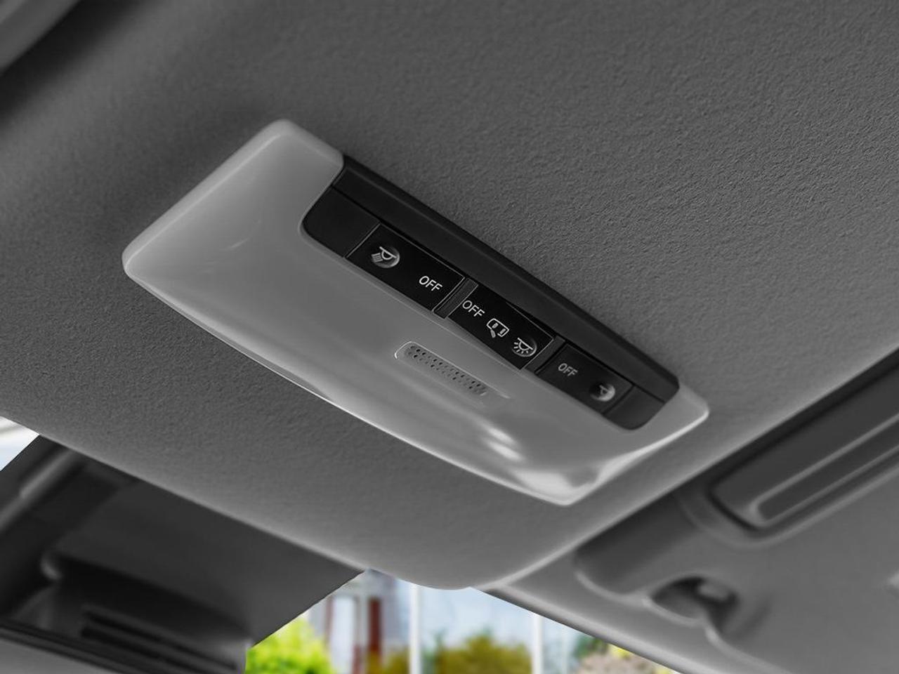 2025 Nissan Versa SR 4DR SEDAN Photo