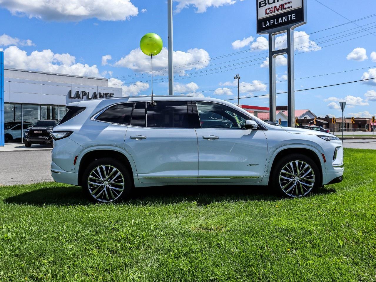 2026 Buick Enclave AWD 4dr Avenir Photo