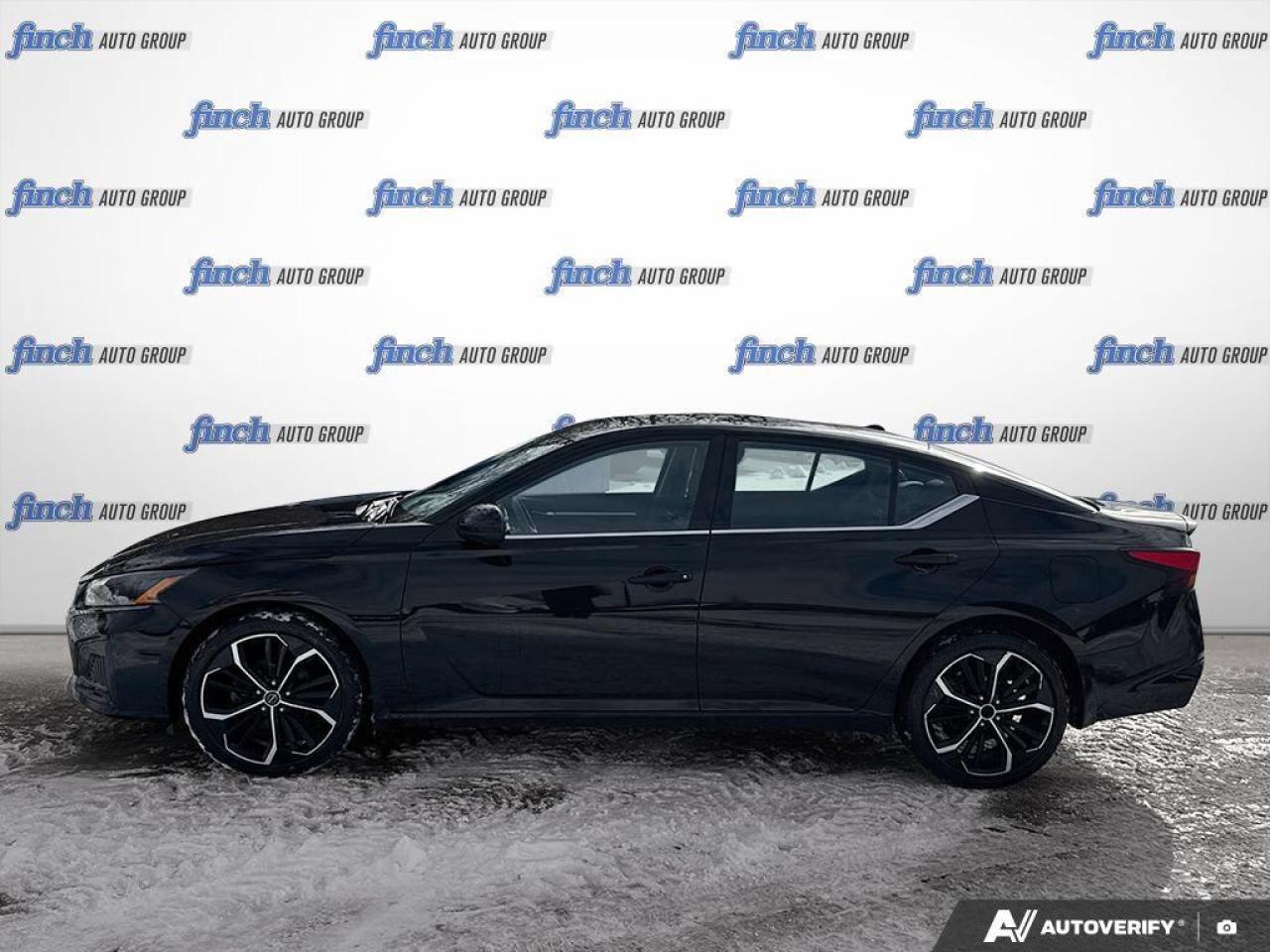 2023 Nissan Altima SR All-Wheel Drive Sedan Photo2