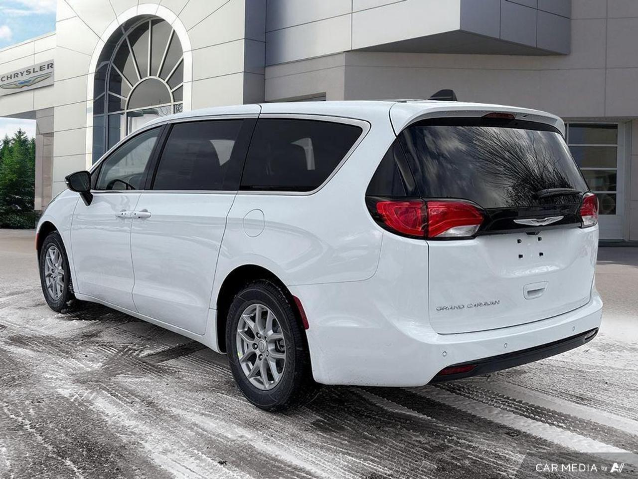 2026 Chrysler Grand Caravan SXT Front-Wheel Drive Passenger Van Photo3