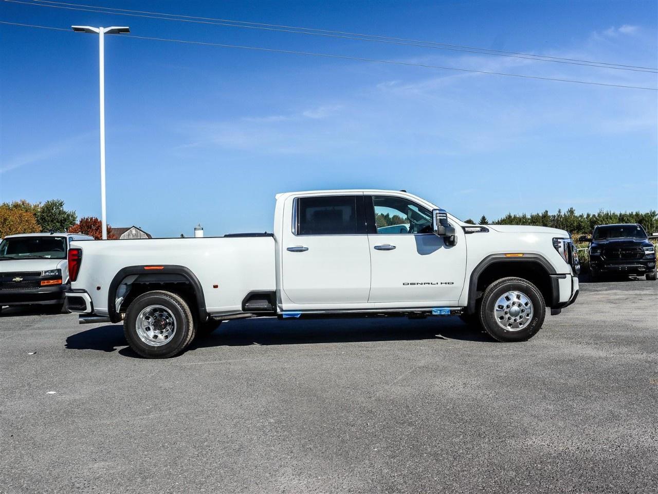 2026 GMC Sierra 3500HD 4WD Crew Cab Long Box Denali Ultimate Photo