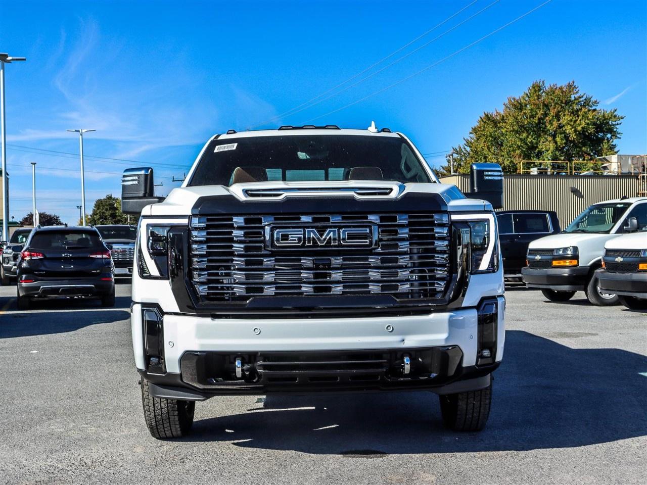 2026 GMC Sierra 3500HD 4WD Crew Cab Long Box Denali Ultimate Photo