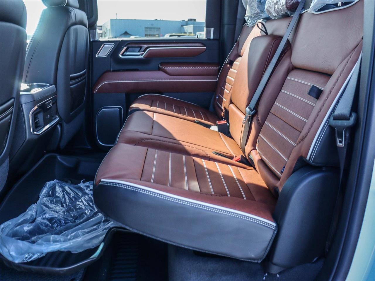 2026 GMC Sierra 3500HD 4WD Crew Cab Long Box Denali Ultimate Photo