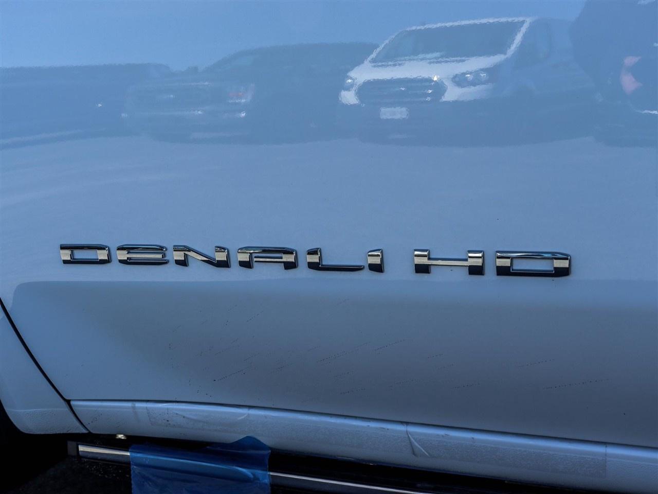 2026 GMC Sierra 3500HD 4WD Crew Cab Long Box Denali Ultimate Photo