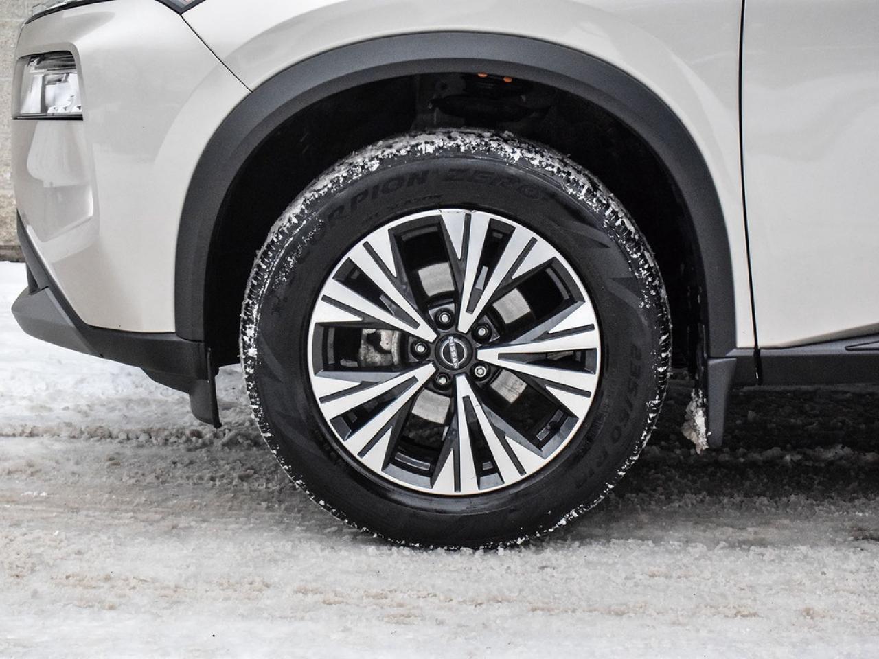 2023 Nissan Rogue SV Moonroof 4dr All-Wheel Drive Sport Utility Photo4