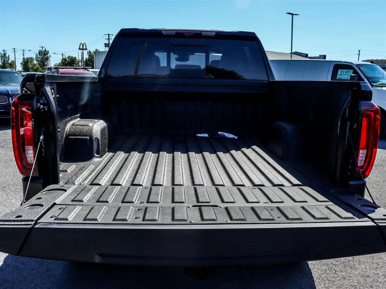 2026 GMC Sierra 1500 Crew Cab Short Box 4-Wheel Drive AT4X Photo