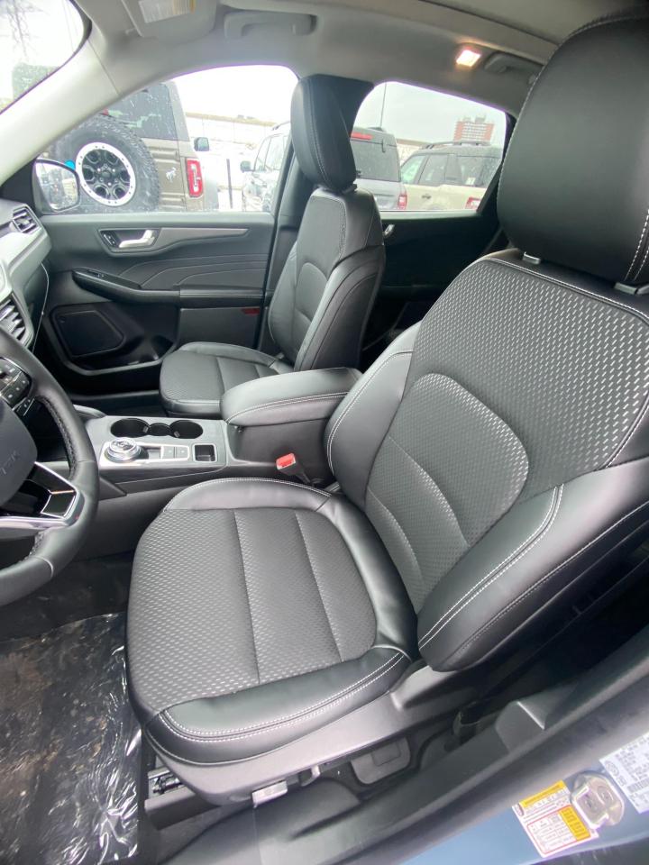 2026 Ford Escape PHEV 4dr Front-Wheel Drive Photo