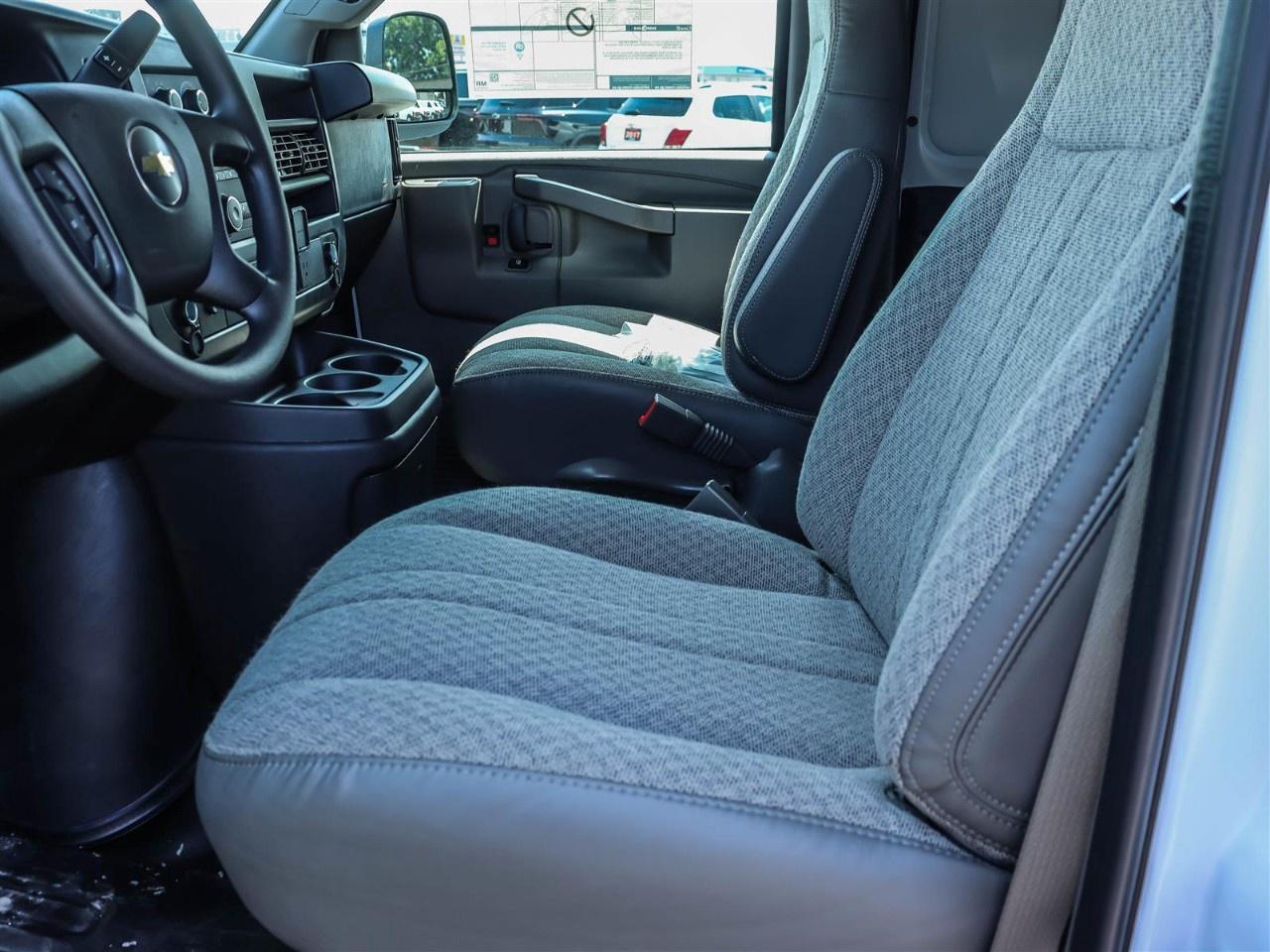 2025 Chevrolet Express Cargo Van 2500 Extended Wheelbase Rear-Wheel Drive Photo