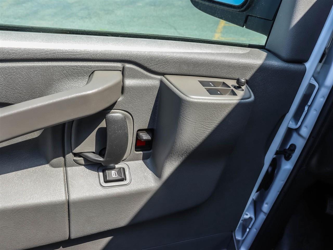 2025 Chevrolet Express Cargo Van 2500 Extended Wheelbase Rear-Wheel Drive Photo