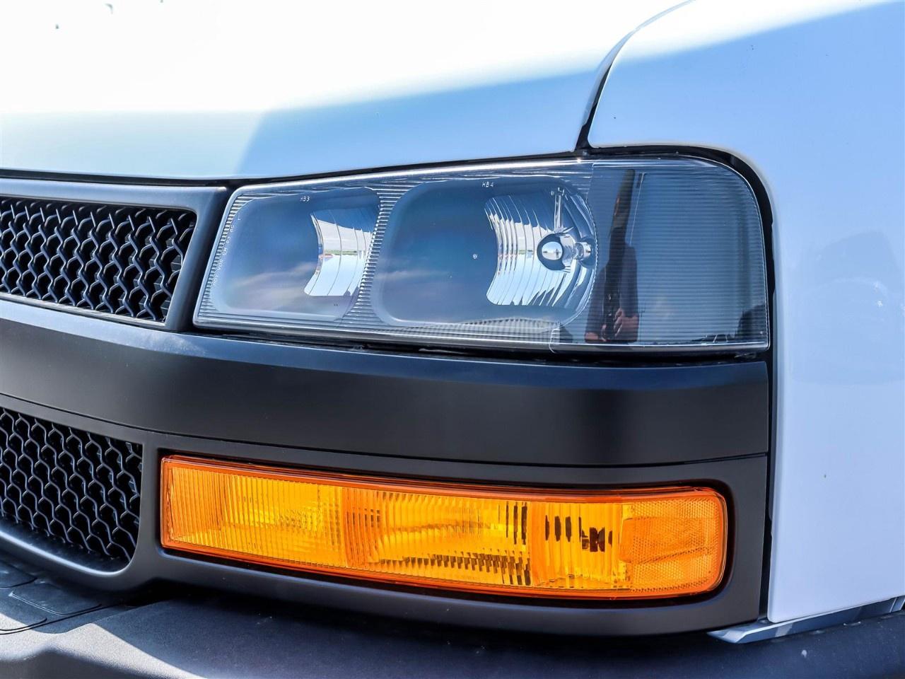 2025 Chevrolet Express Cargo Van 2500 Extended Wheelbase Rear-Wheel Drive Photo