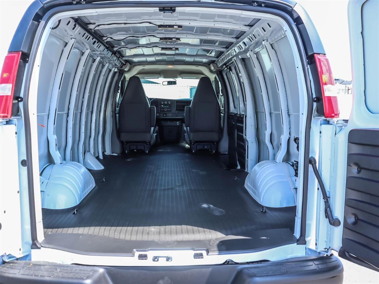 2025 Chevrolet Express Cargo Van 2500 Extended Wheelbase Rear-Wheel Drive Photo