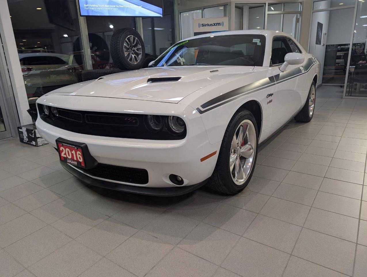 2016 Dodge Challenger 2DR CPE R/T Photo
