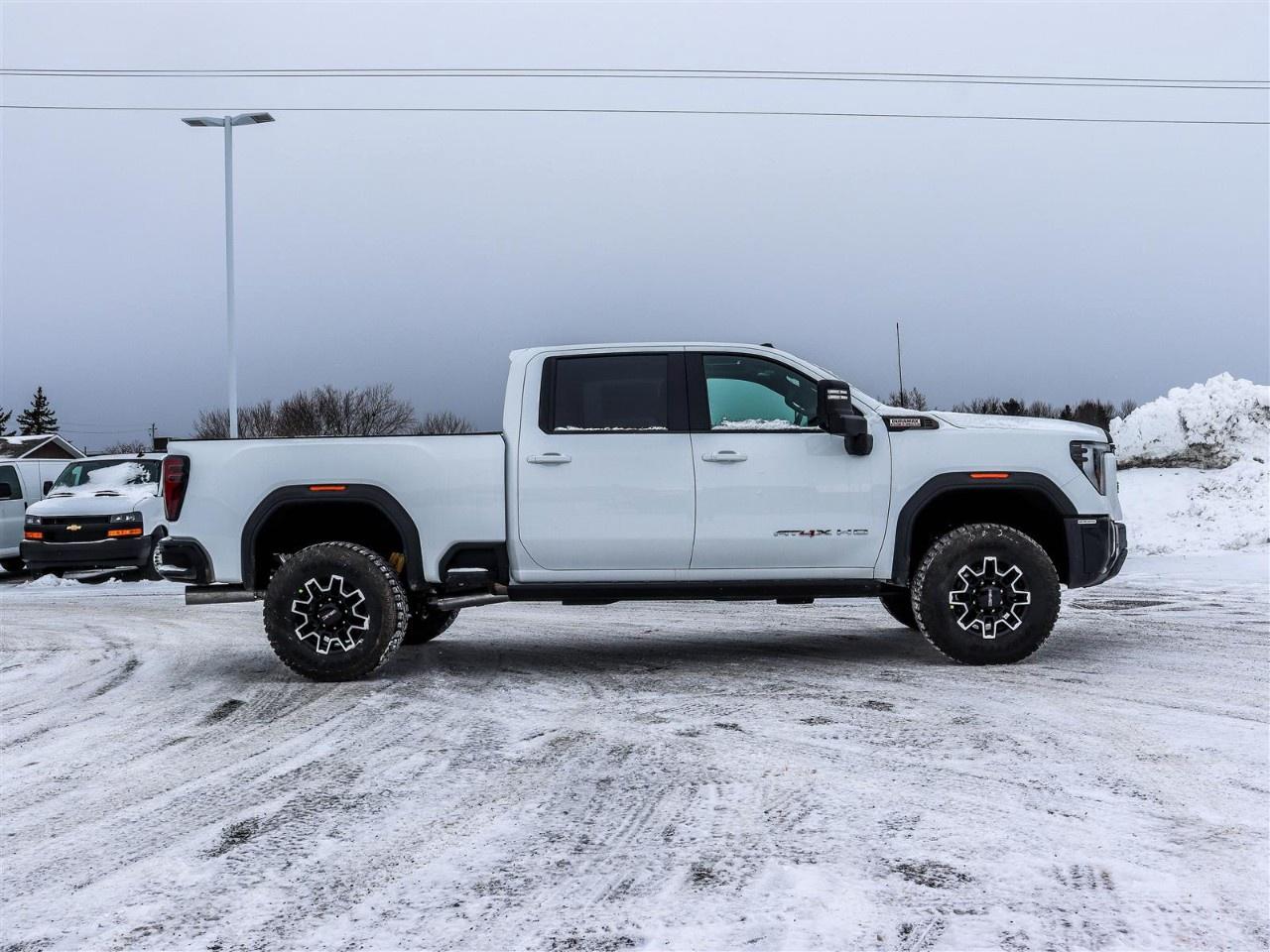 2026 GMC SIERRA 2500HD Crew Cab Standard Box 4-Wheel Drive AT4X Photo