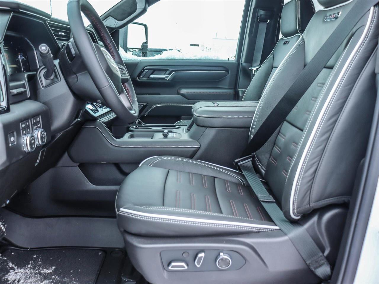 2026 GMC SIERRA 2500HD Crew Cab Standard Box 4-Wheel Drive AT4X Photo