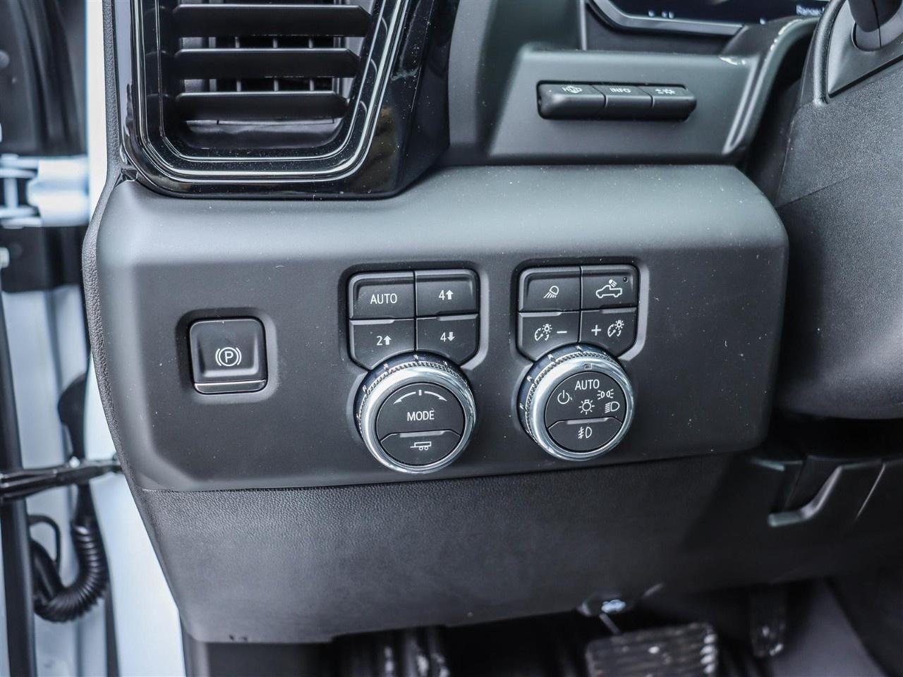 2026 GMC SIERRA 2500HD Crew Cab Standard Box 4-Wheel Drive AT4X Photo