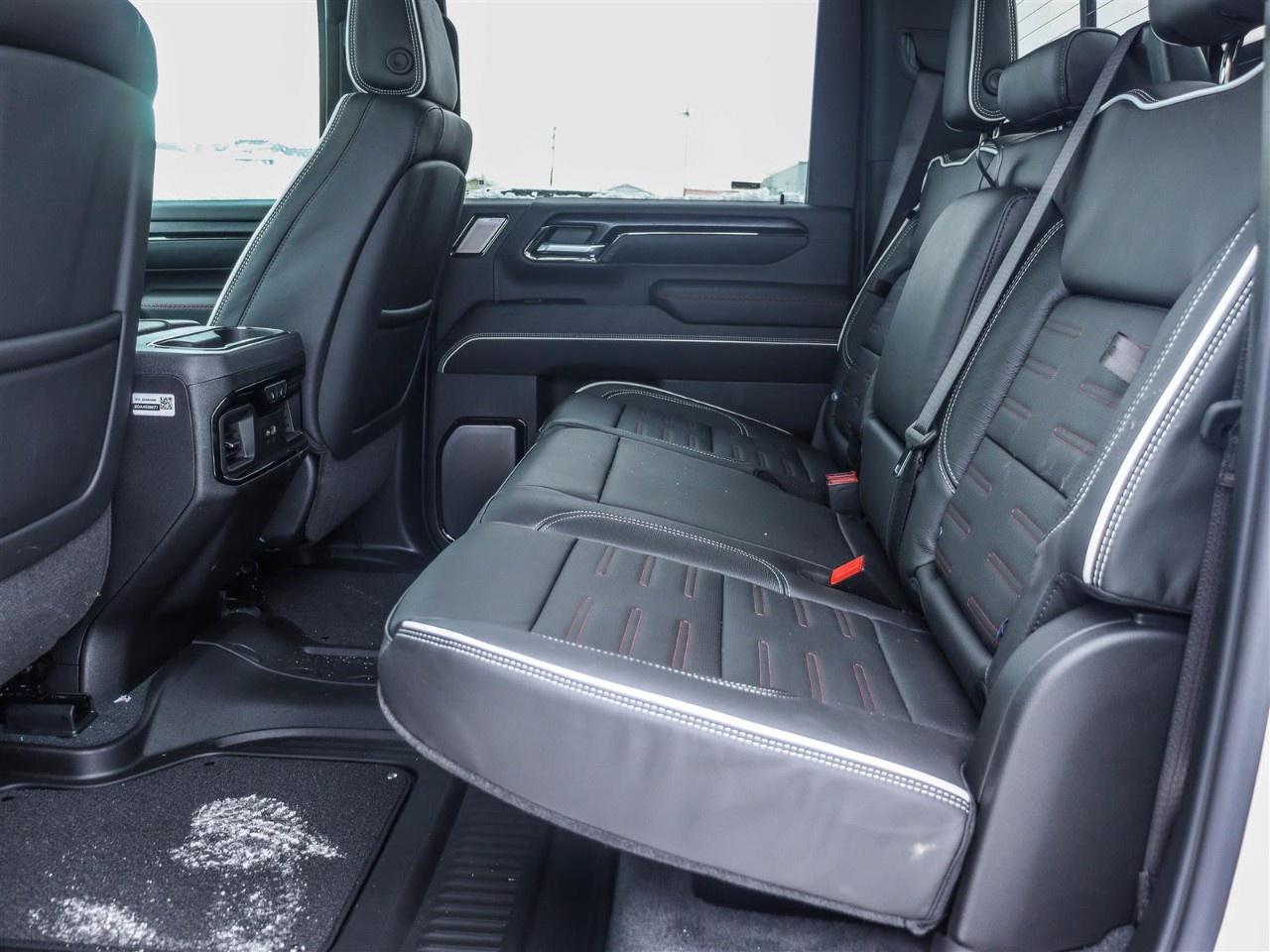 2026 GMC SIERRA 2500HD Crew Cab Standard Box 4-Wheel Drive AT4X Photo