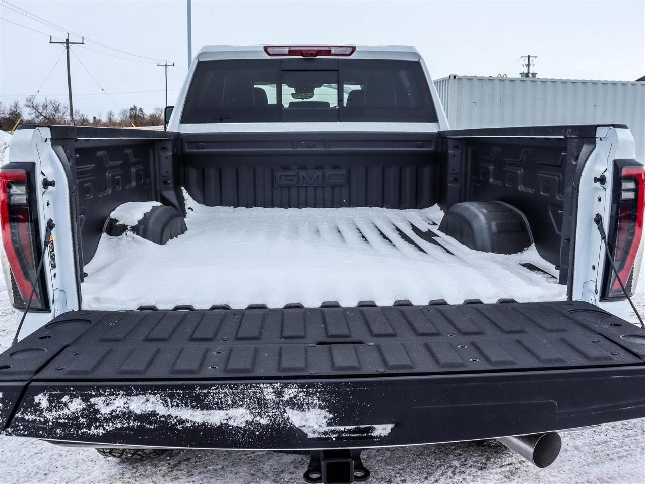 2026 GMC SIERRA 2500HD Crew Cab Standard Box 4-Wheel Drive AT4X Photo