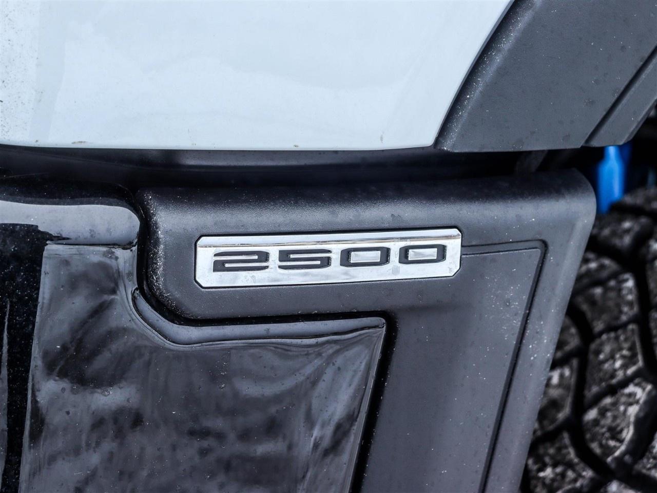 2026 GMC SIERRA 2500HD Crew Cab Standard Box 4-Wheel Drive AT4X Photo