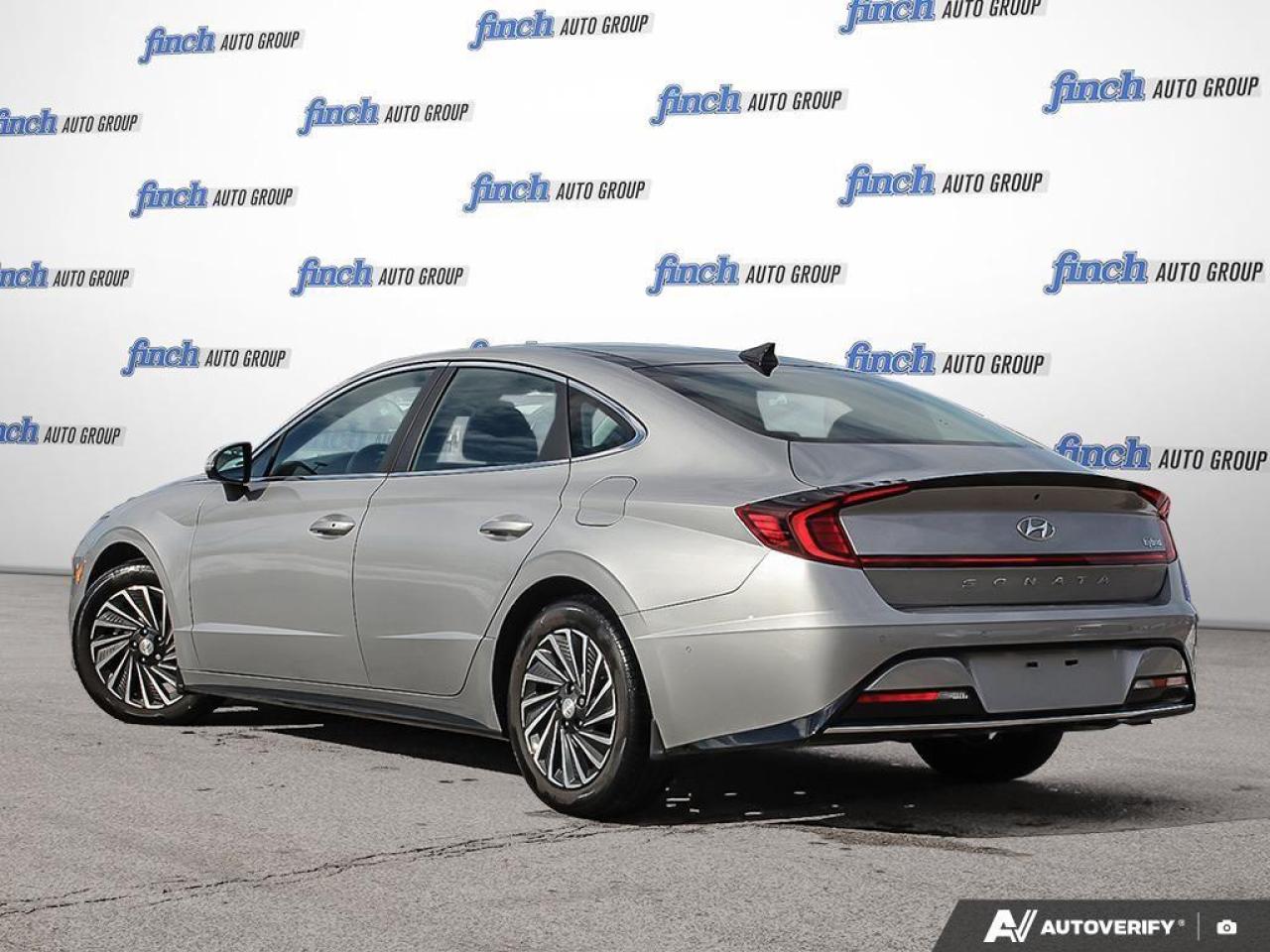 2023 Hyundai Sonata Hybrid Ultimate 4dr Sedan Photo3