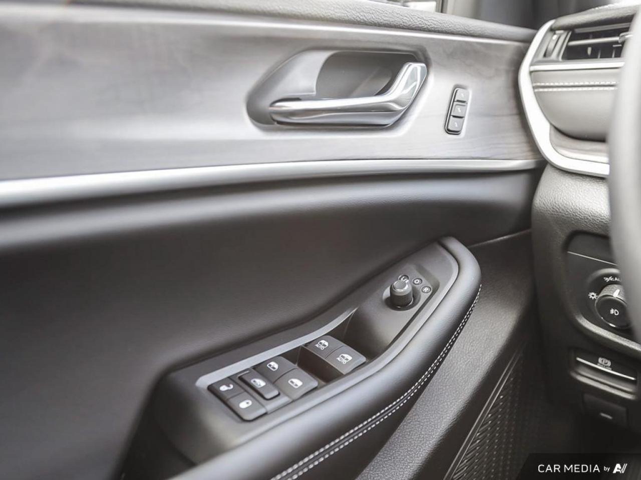 2025 Jeep Grand Cherokee L Limited 4dr 4x4 Photo