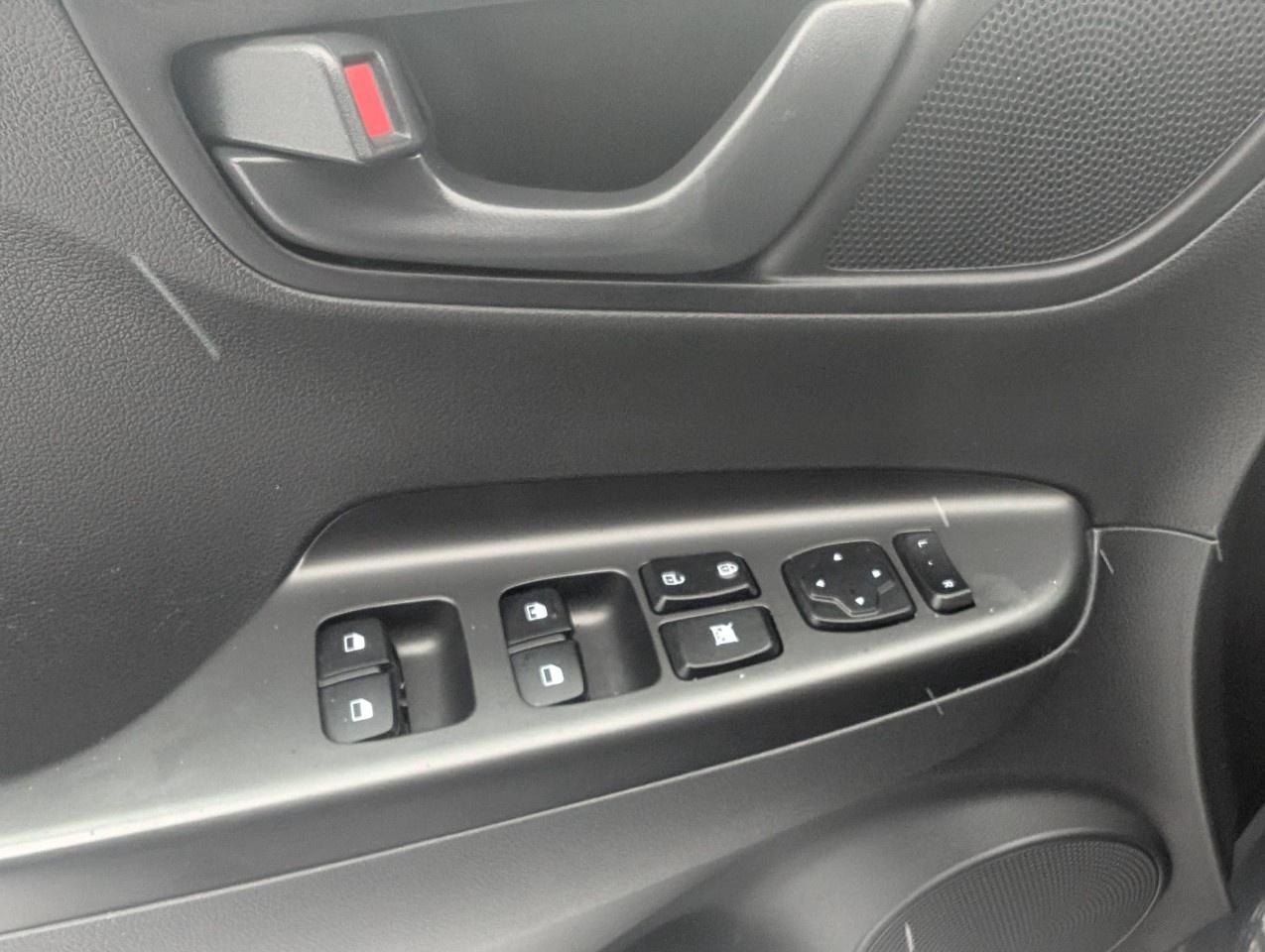 2023 Hyundai KONA 2.0L Essential AWD Photo