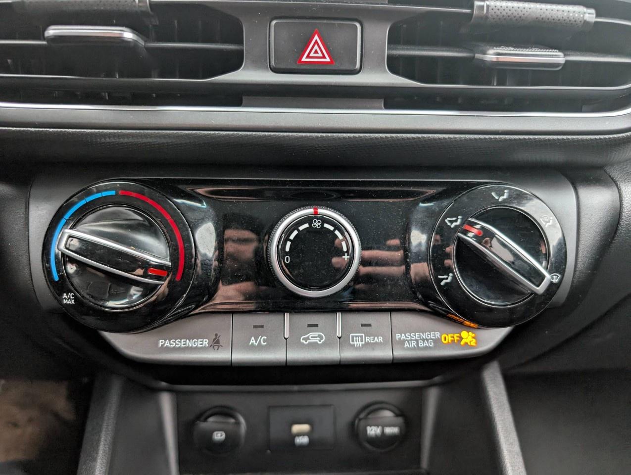 2023 Hyundai KONA 2.0L Essential AWD Photo