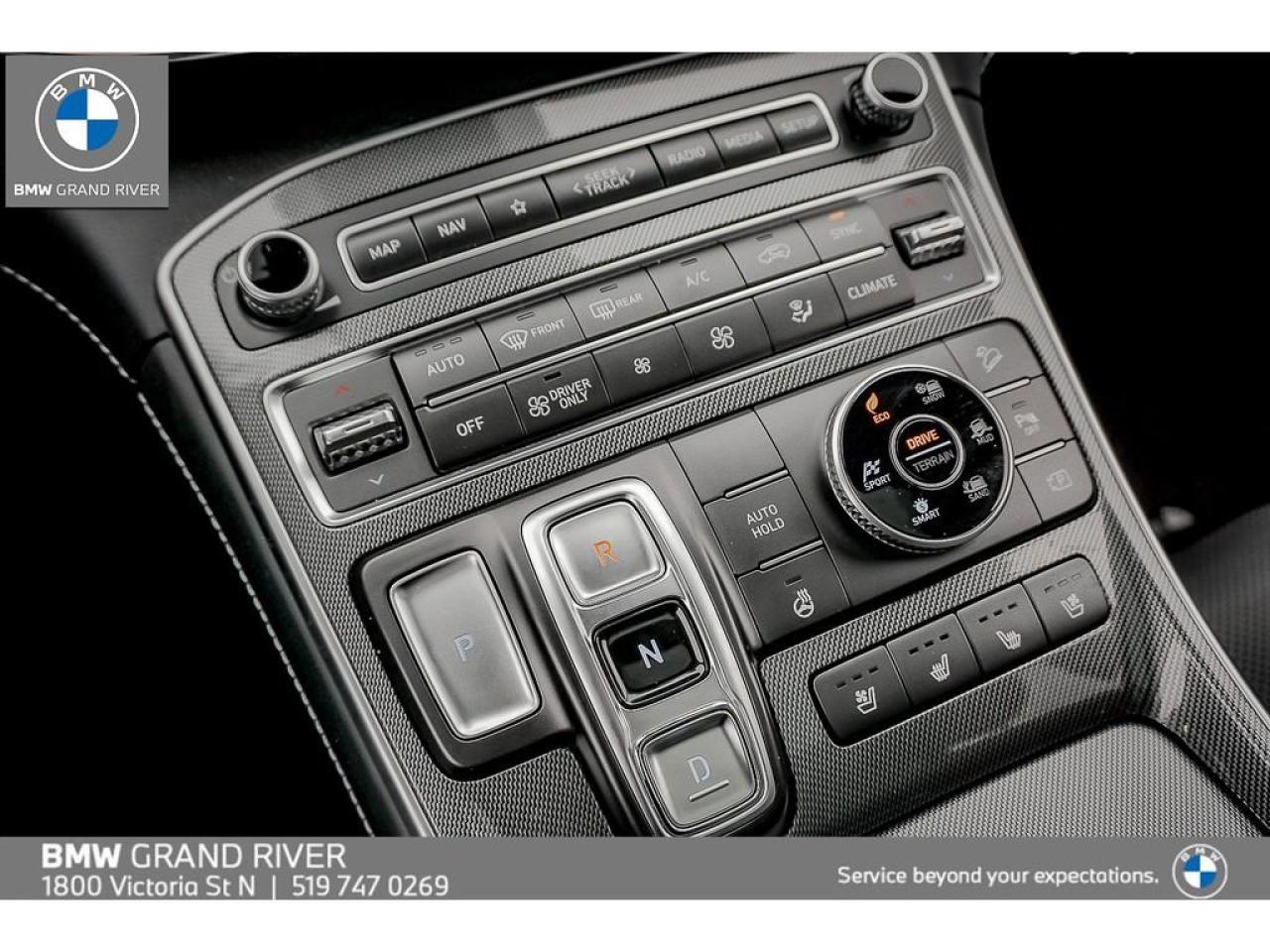 2023 Hyundai Santa Fe HEV Luxury 4dr All-Wheel Drive Photo