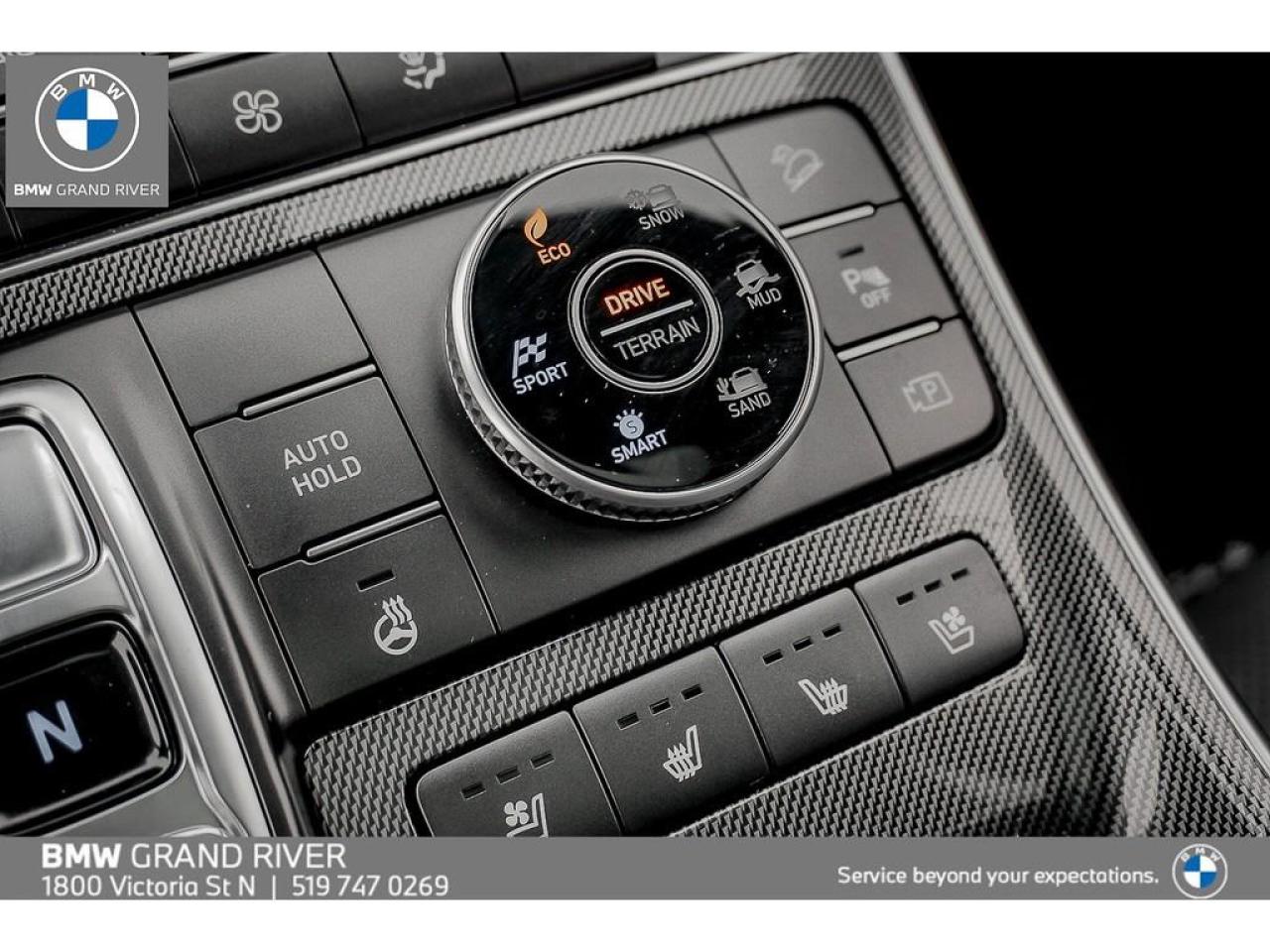 2023 Hyundai Santa Fe HEV Luxury 4dr All-Wheel Drive Photo