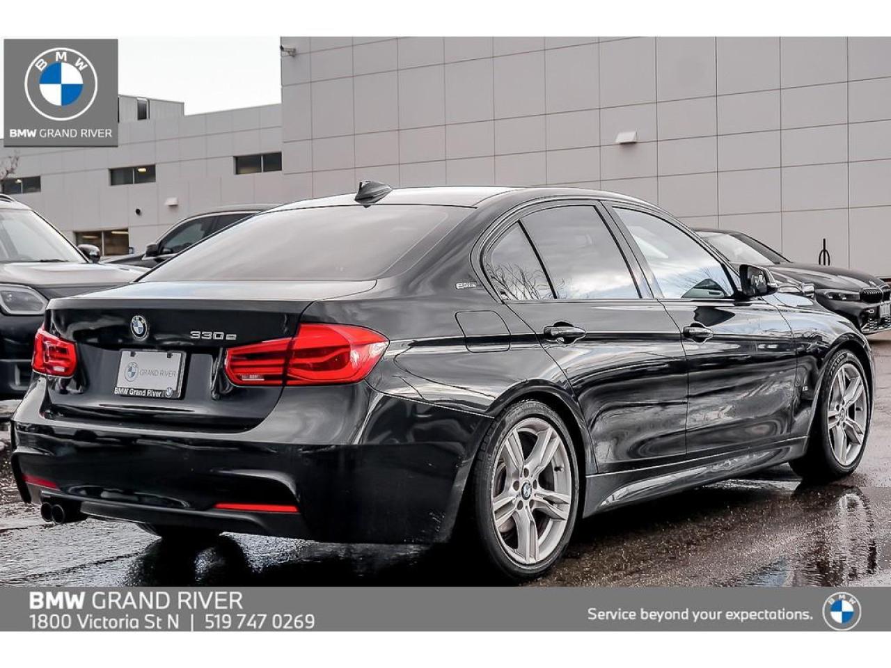 2018 BMW 330e Base 4dr Rear-Wheel Drive Sedan Photo3