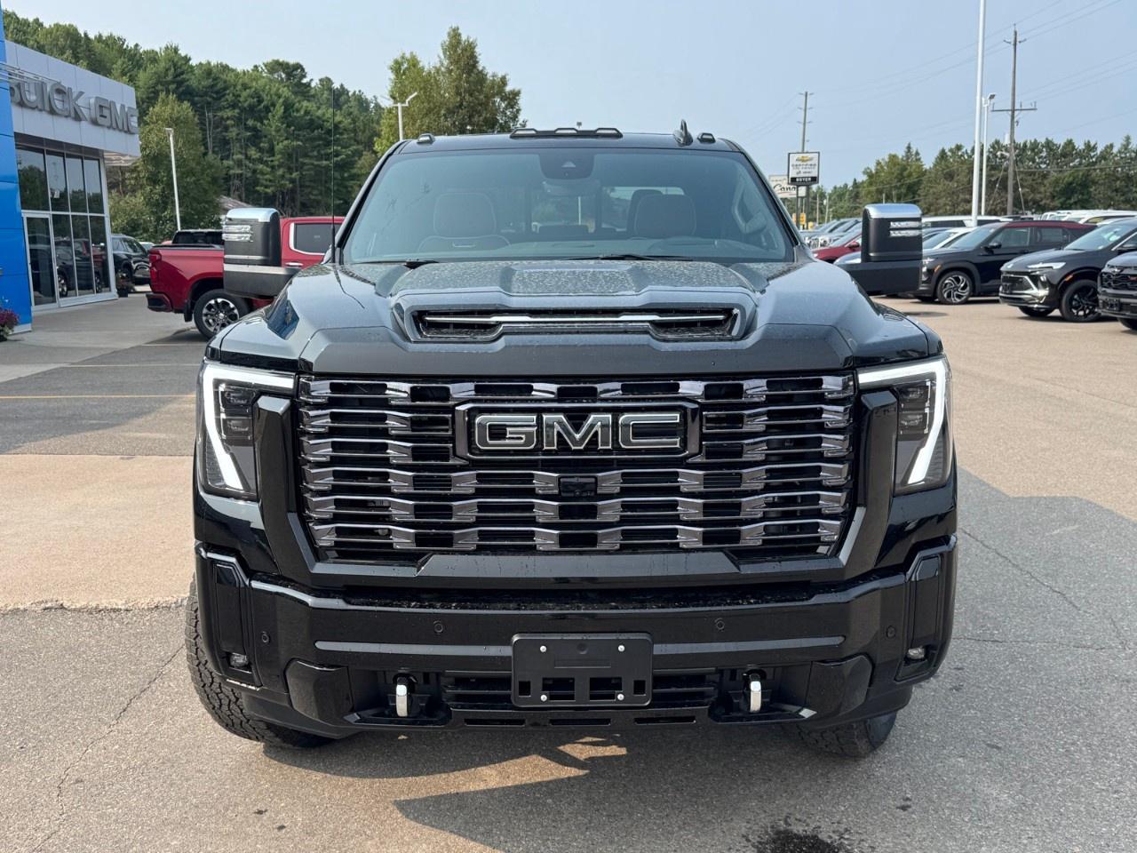 2025 GMC Sierra 3500HD 4WD Crew Cab Standard Box Denali Ultimate Photo