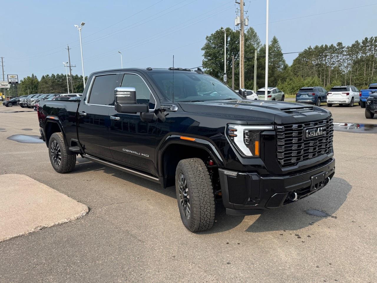 2025 GMC Sierra 3500HD 4WD Crew Cab Standard Box Denali Ultimate Photo