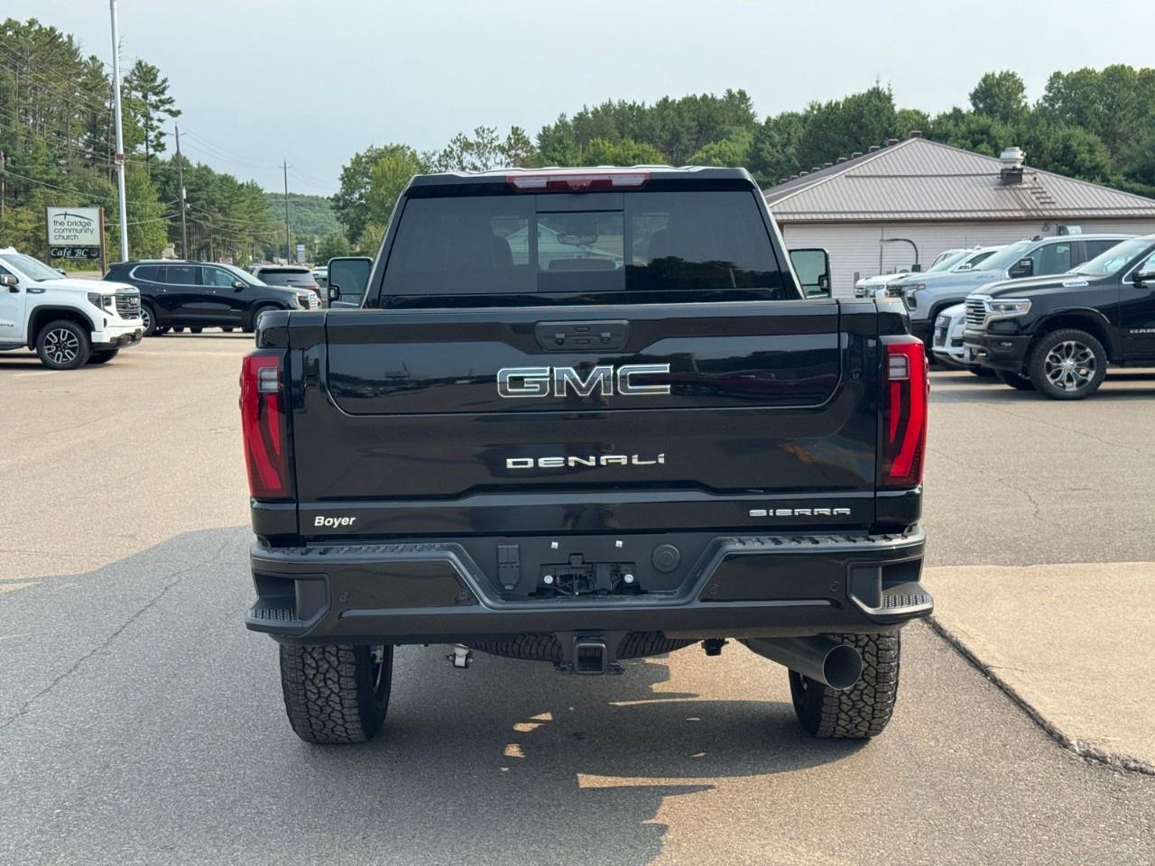 2025 GMC Sierra 3500HD 4WD Crew Cab Standard Box Denali Ultimate Photo