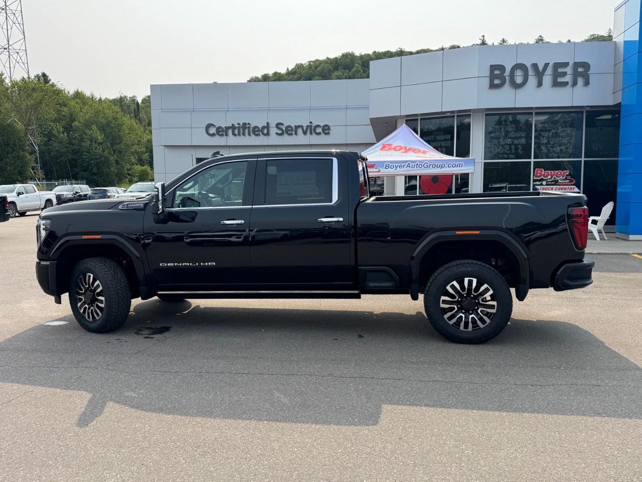 2025 GMC Sierra 3500HD 4WD Crew Cab Standard Box Denali Ultimate Photo