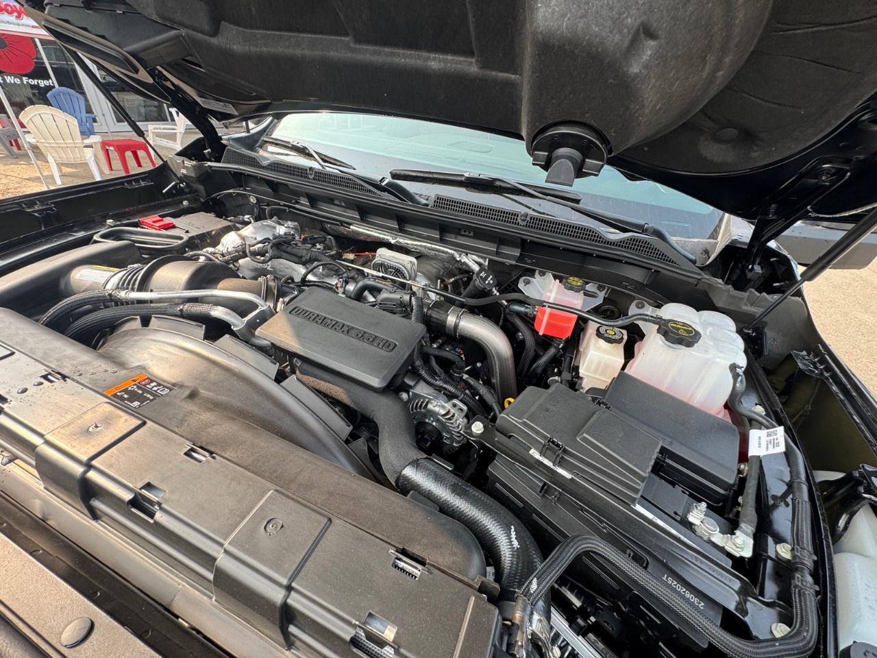 2025 GMC Sierra 3500HD 4WD Crew Cab Standard Box Denali Ultimate Photo