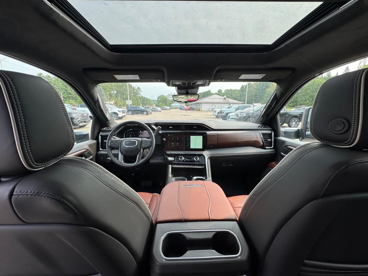 2025 GMC Sierra 3500HD 4WD Crew Cab Standard Box Denali Ultimate Photo