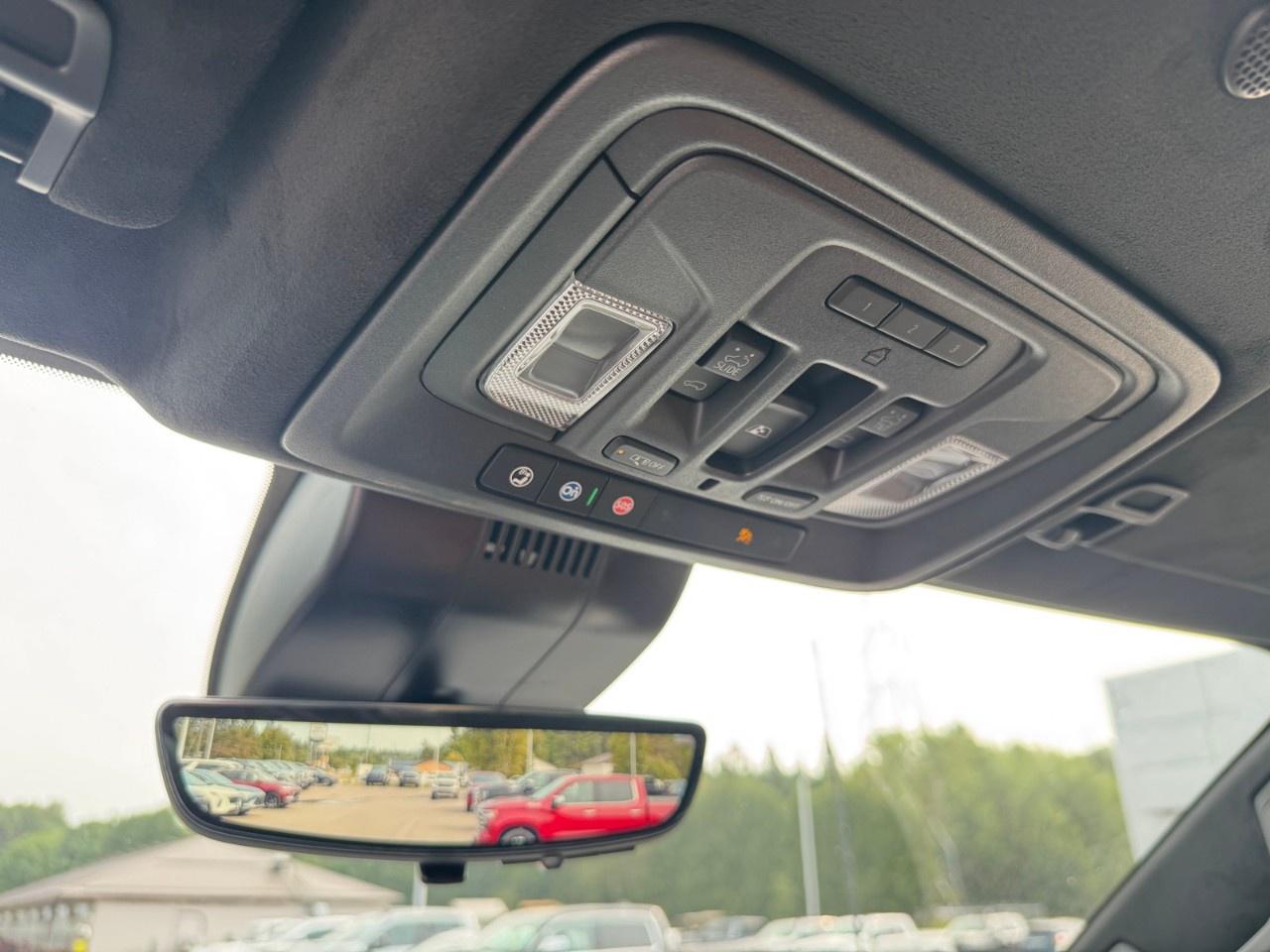 2025 GMC Sierra 3500HD 4WD Crew Cab Standard Box Denali Ultimate Photo