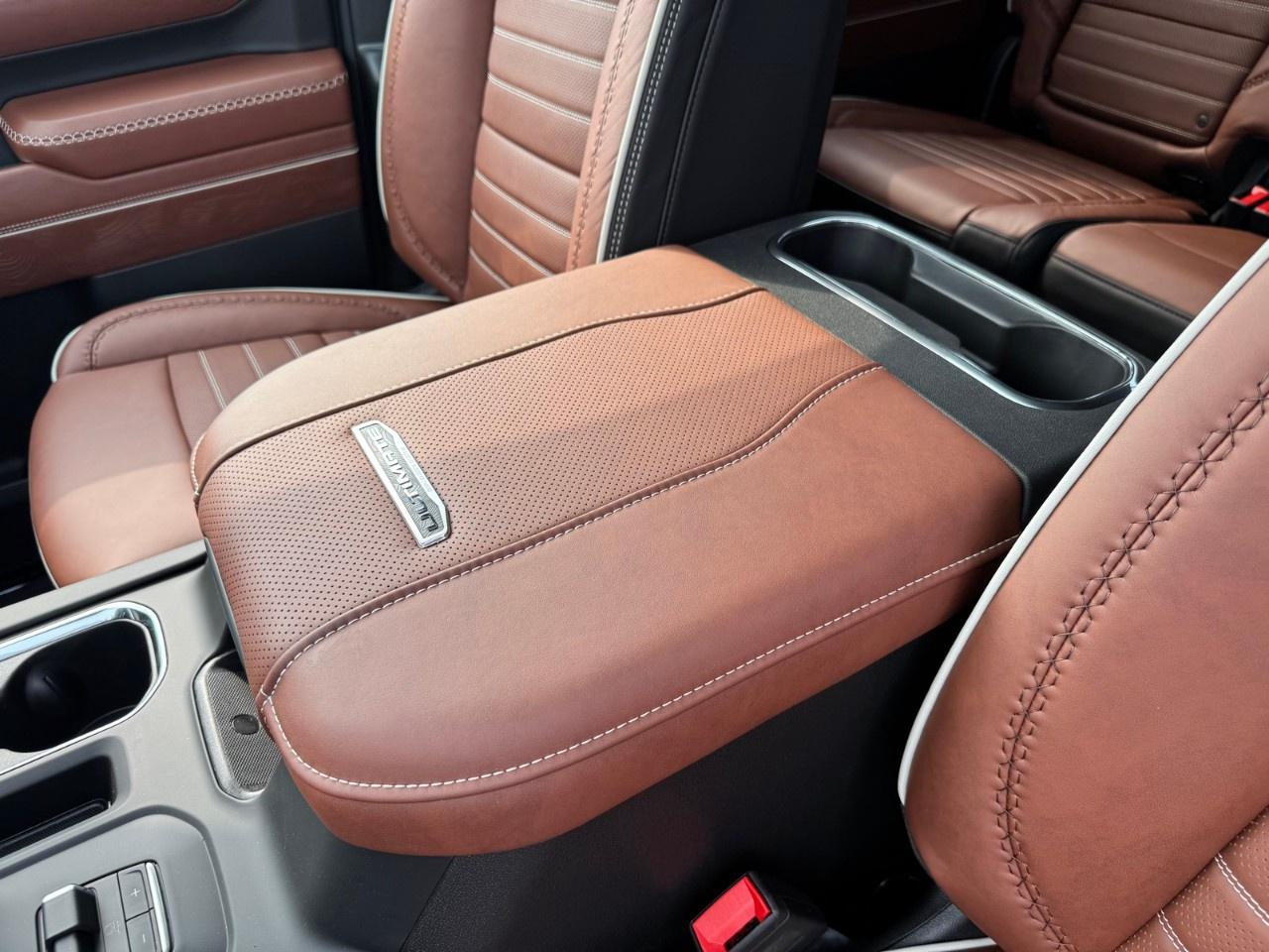 2025 GMC Sierra 3500HD 4WD Crew Cab Standard Box Denali Ultimate Photo