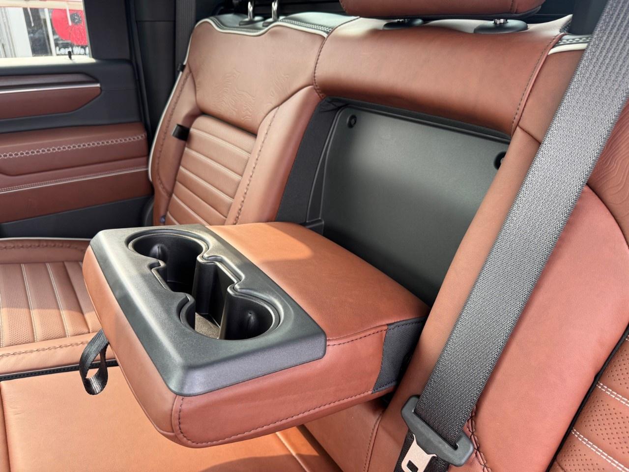 2025 GMC Sierra 3500HD 4WD Crew Cab Standard Box Denali Ultimate Photo