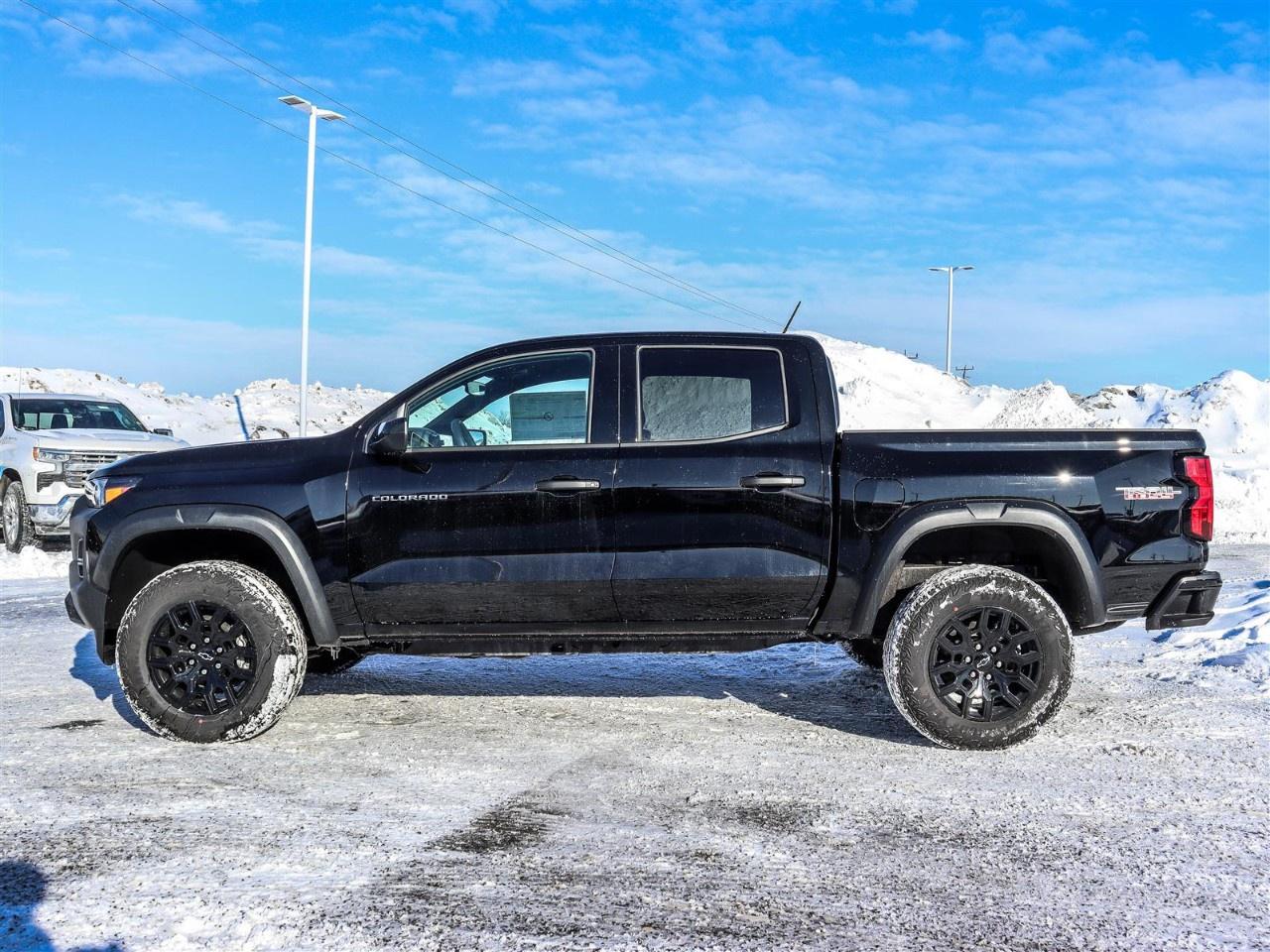 2026 Chevrolet Colorado Crew Cab Short Box 4-Wheel Drive Trail Boss Photo2