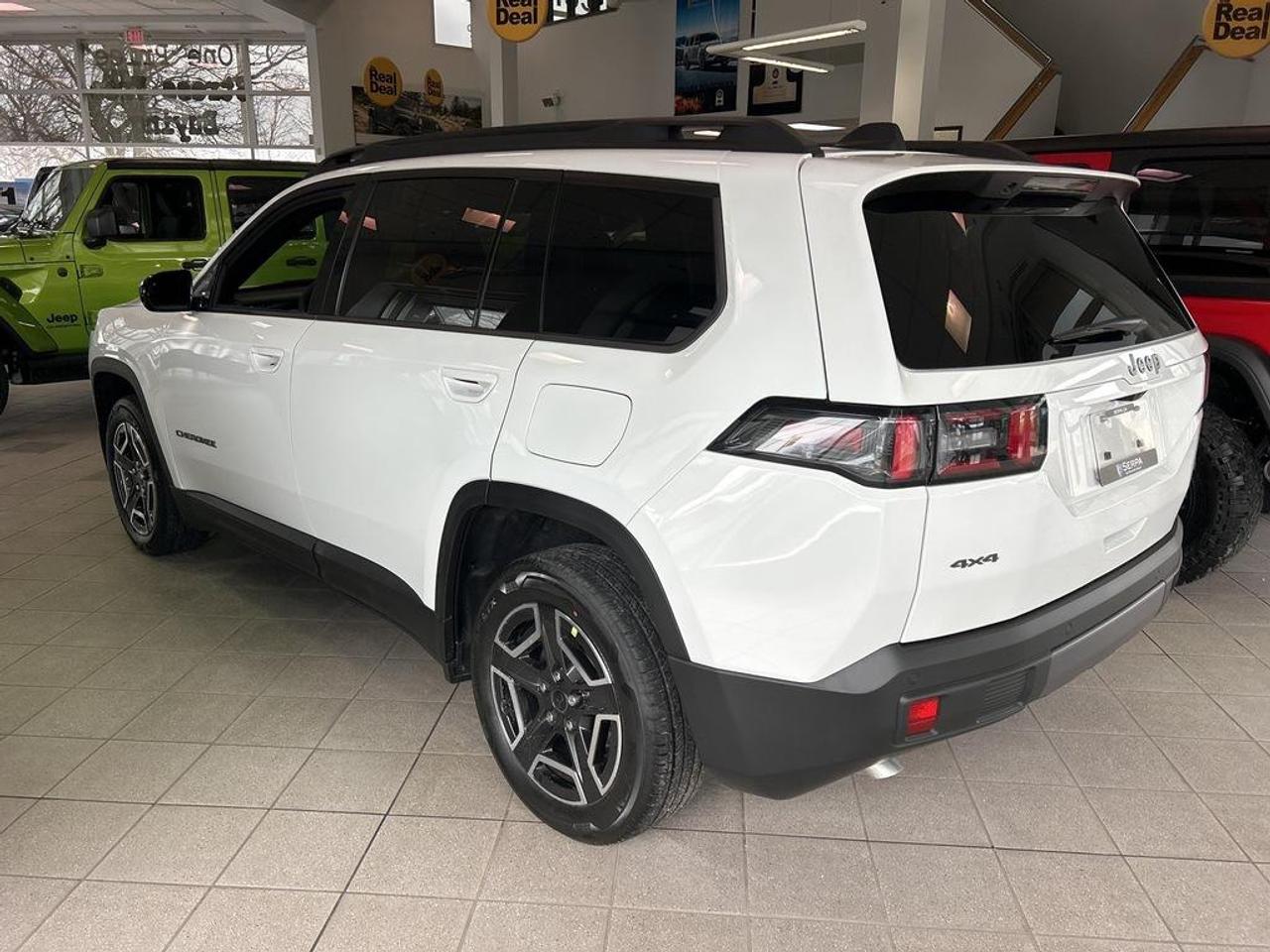 2026 Jeep Cherokee Laredo/Limited 4dr 4x4 Photo2