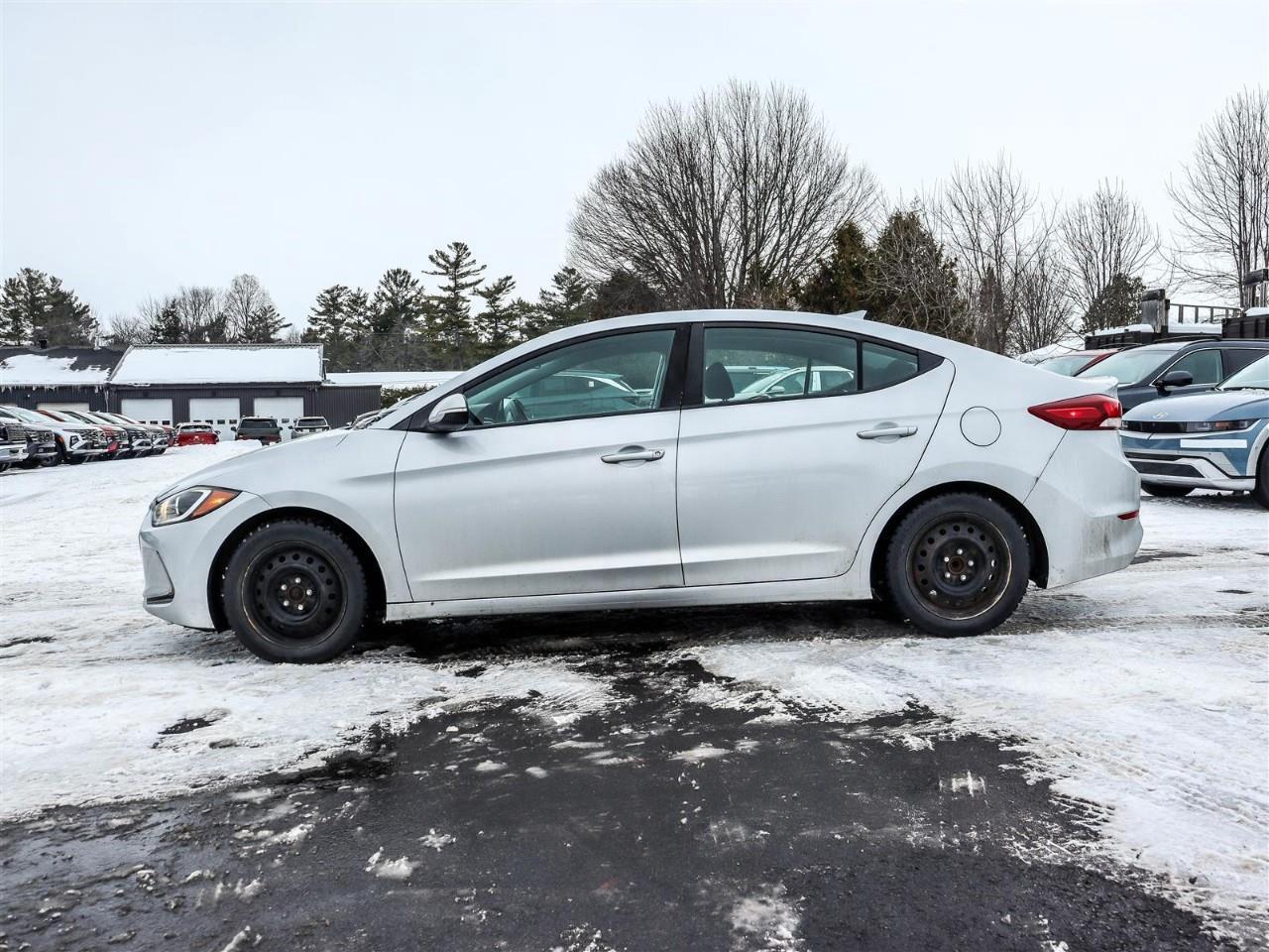2017 Hyundai Elantra GL (A6) 4dr Sedan Photo4