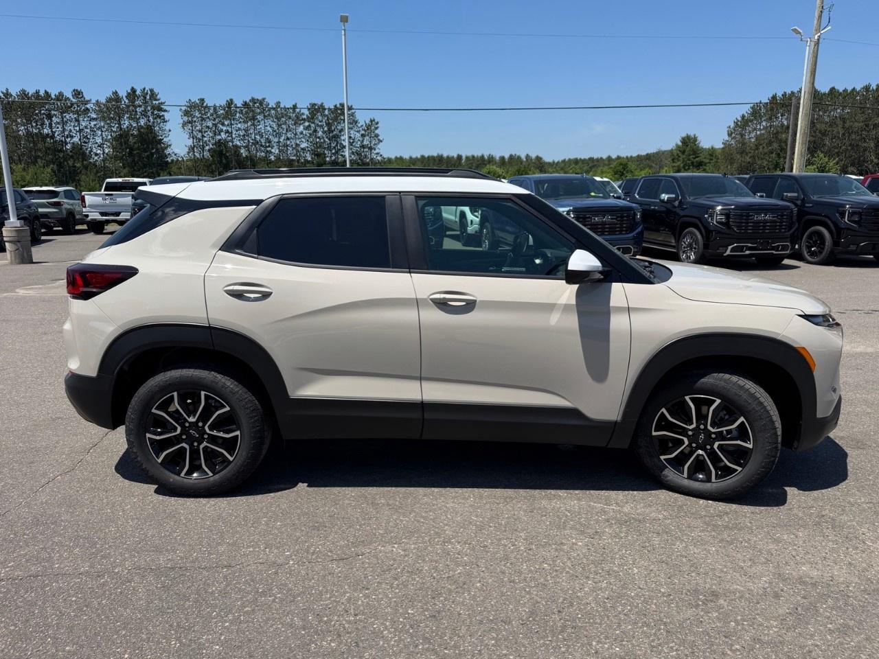 2026 Chevrolet TrailBlazer AWD 4dr ACTIV Photo3