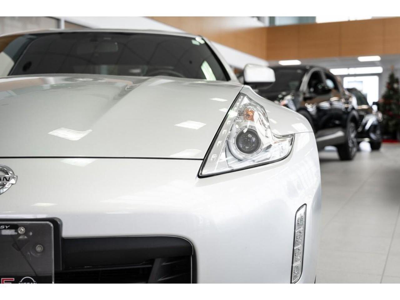 2017 Nissan 370Z Base (M6) 2dr Rear-Wheel Drive Coupe Photo