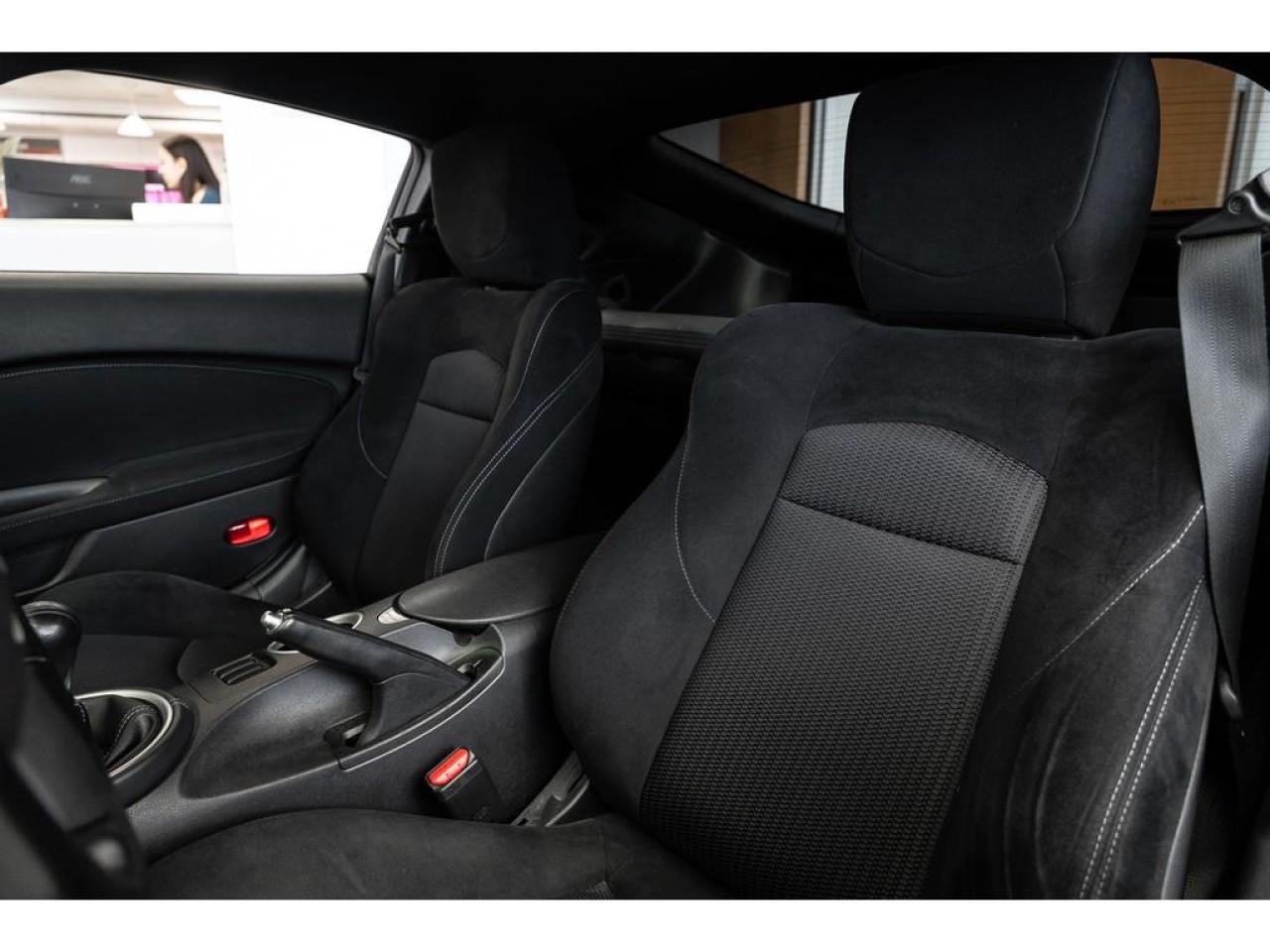 2017 Nissan 370Z Base (M6) 2dr Rear-Wheel Drive Coupe Photo