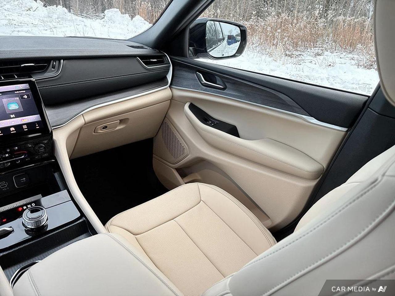 2025 Jeep Grand Cherokee L Limited 4dr 4x4 Photo