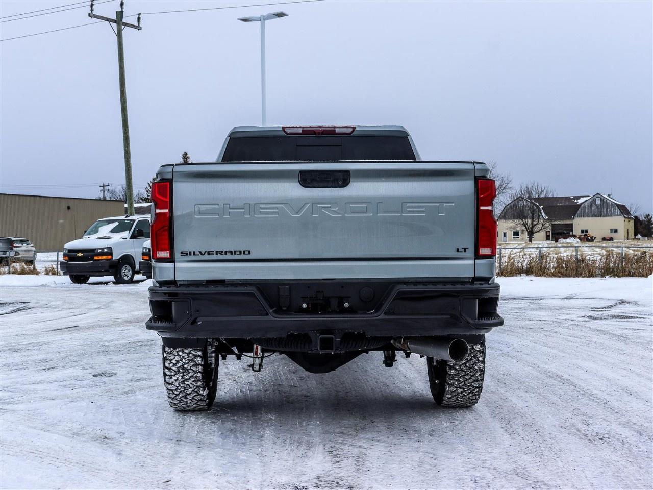 2026 Chevrolet Silverado 3500HD 4WD Crew Cab Standard Box LT Photo3