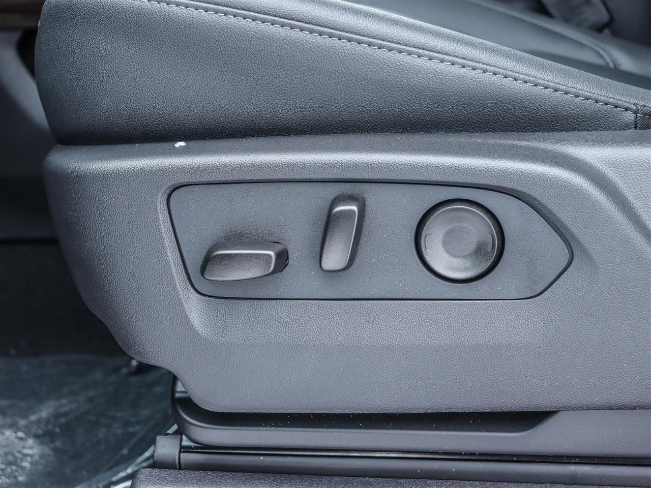 2026 Chevrolet Silverado 3500HD 4WD Crew Cab Standard Box LT Photo