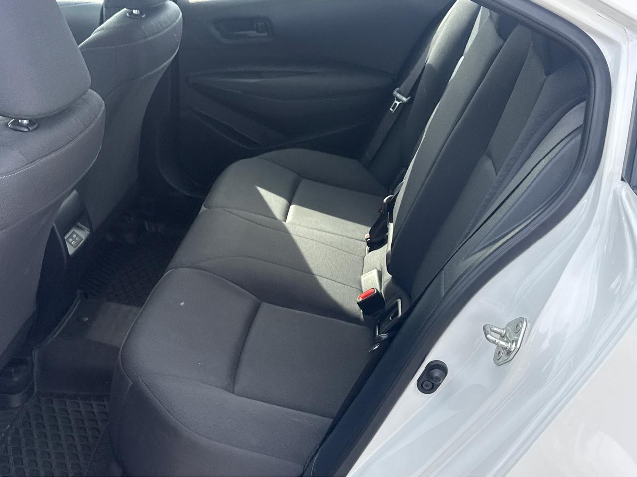 2023 Toyota Corolla LE HEATED SEATS MINT! WE FINANCE ALL CREDIT! Photo