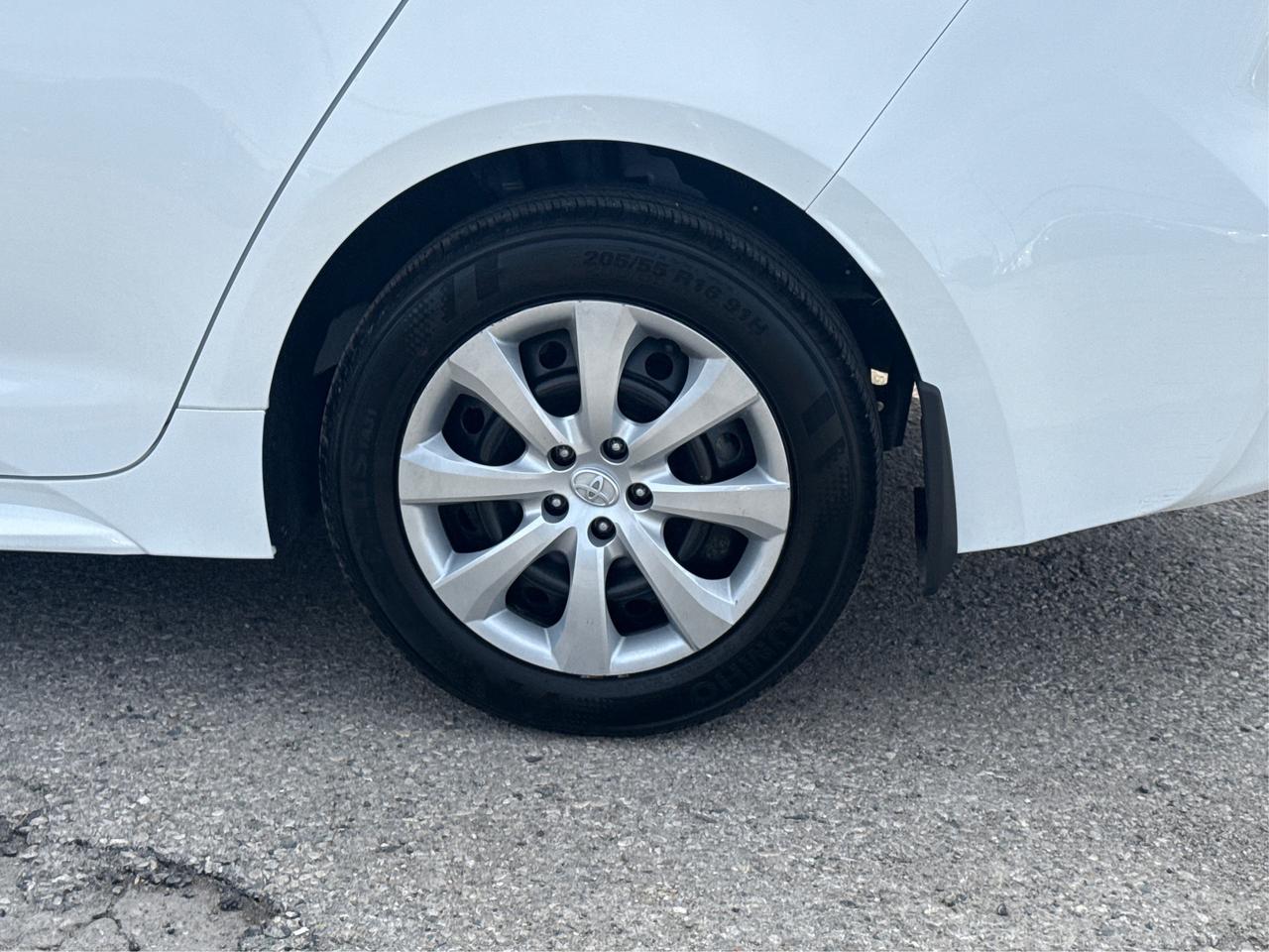 2023 Toyota Corolla LE HEATED SEATS MINT! WE FINANCE ALL CREDIT! Photo