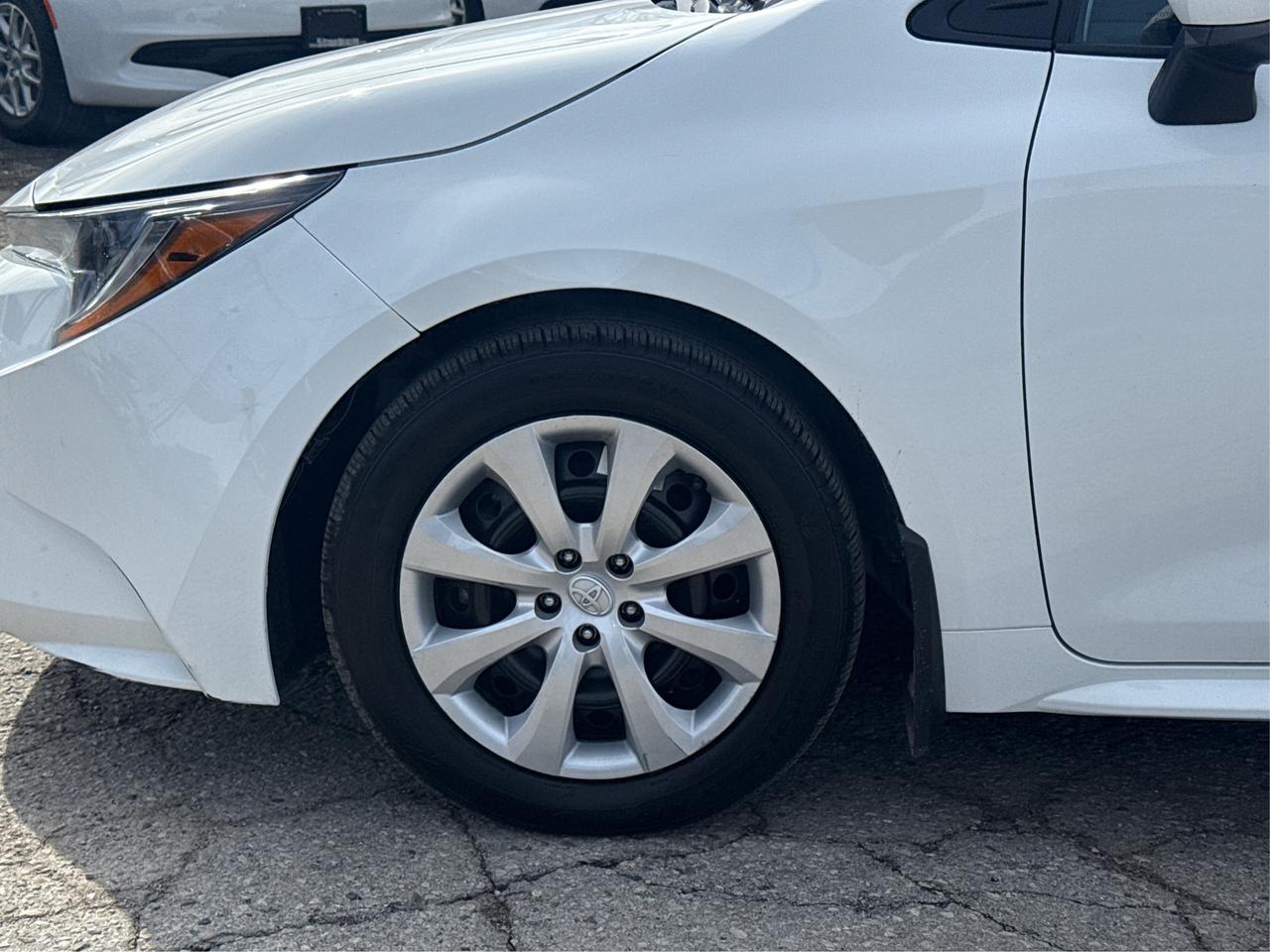 2023 Toyota Corolla LE HEATED SEATS MINT! WE FINANCE ALL CREDIT! Photo